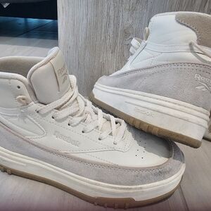 Reebok Womens Cream Color High-Tops Sneakers Size 7.5